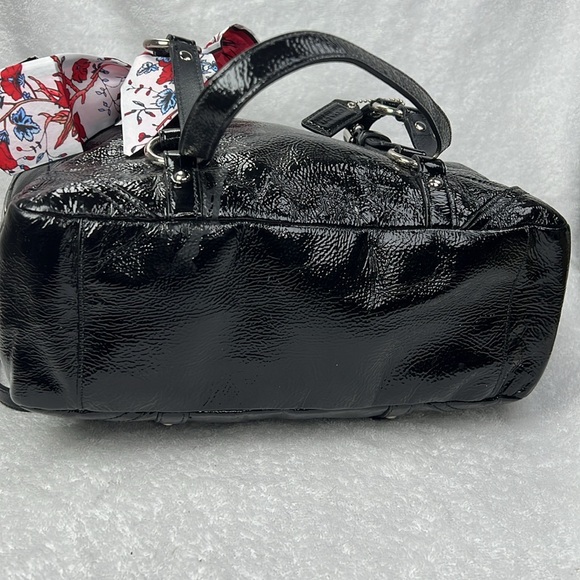 Coach 2011 black patent leather shoulder bag - Picture 5 of 8
